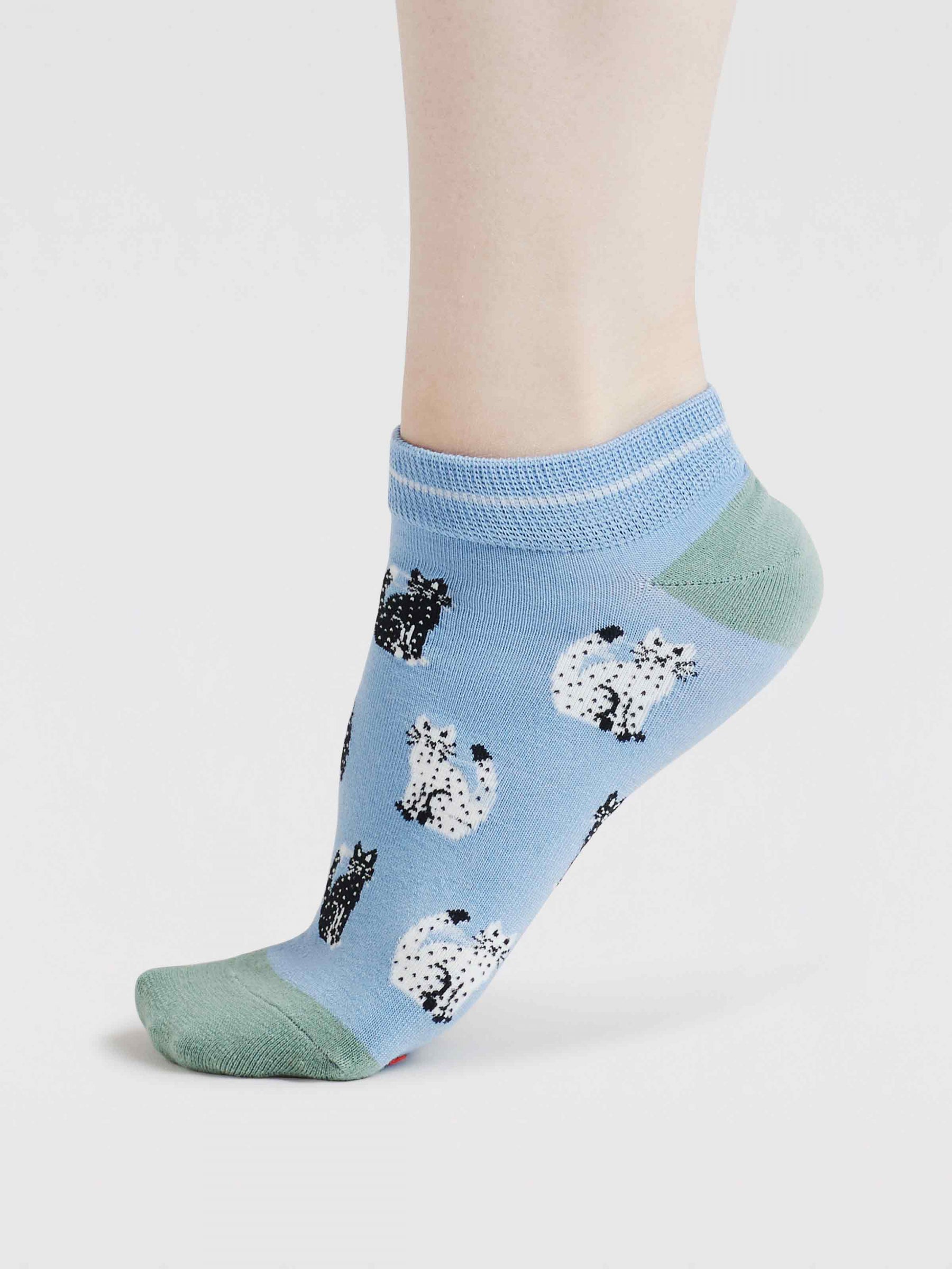 Womens Celia Cat Bamboo Trainer Socks - Violet Blue