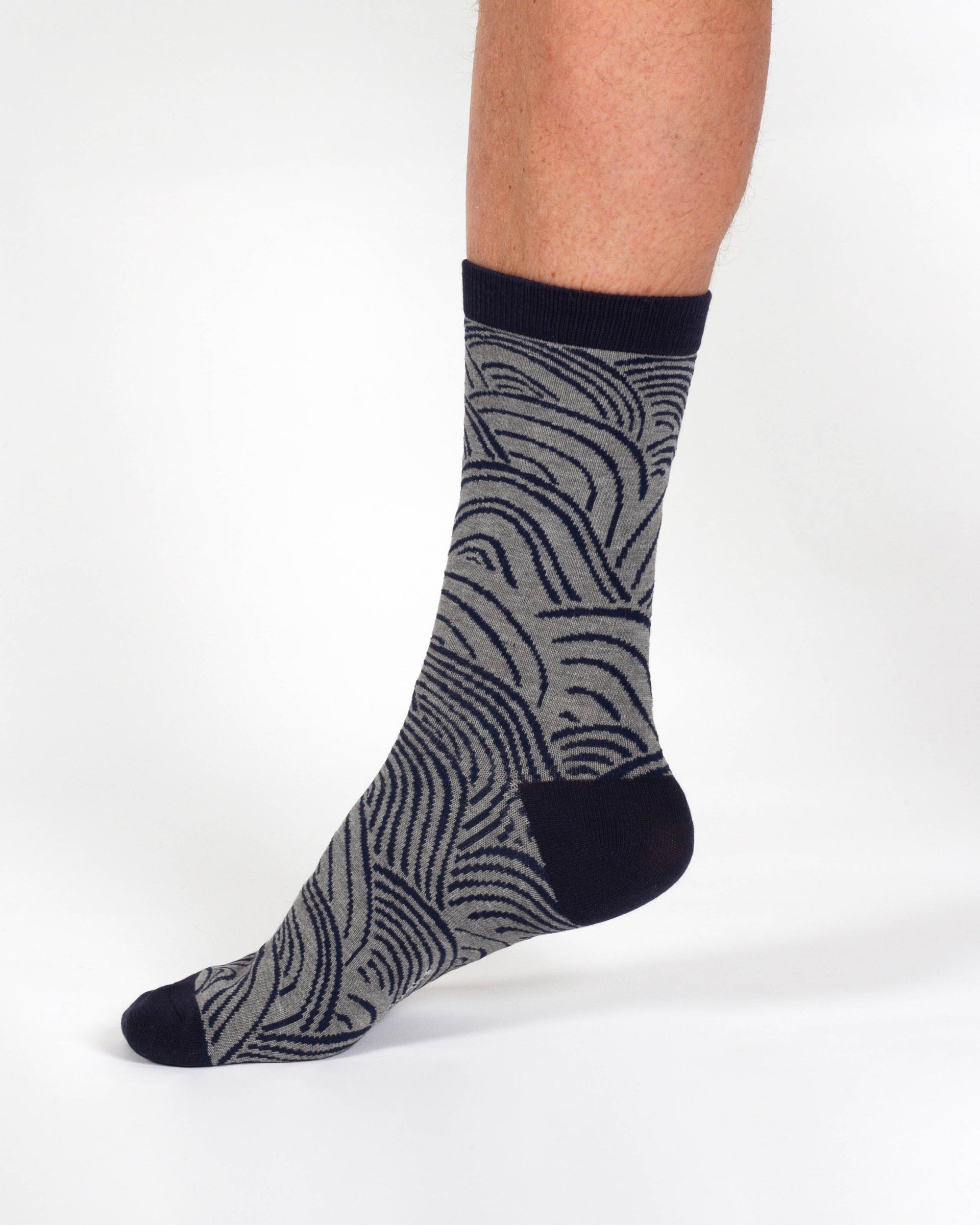 Abstract Bamboo Crew Socks - Grey/Navy Wave