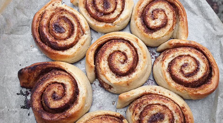 Becky-Bank-Holiday-Breakfast-Cinnamon-Bun-Recipe-blog-BANNER