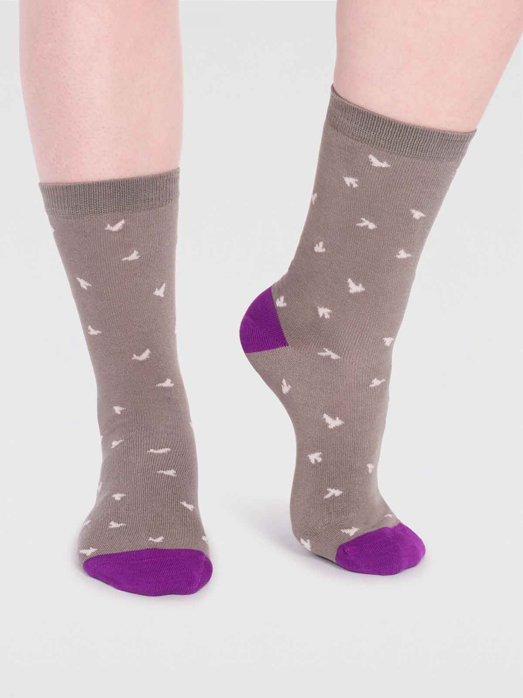 Wren Bamboo Bird Socks - Olive Green