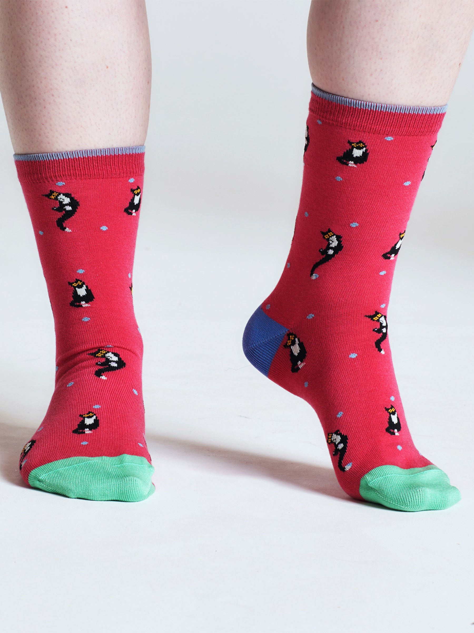 Serafina Cat Bamboo Socks - Radish Pink